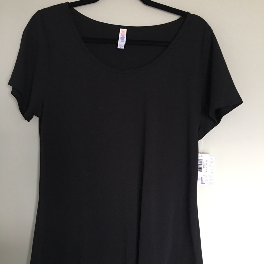 LulaRoe Large Black Classic Tee NWT